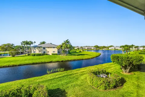 $170,000 | 379 North Grove Isle Circle, Unit 379, Vero Beach, FL 32962