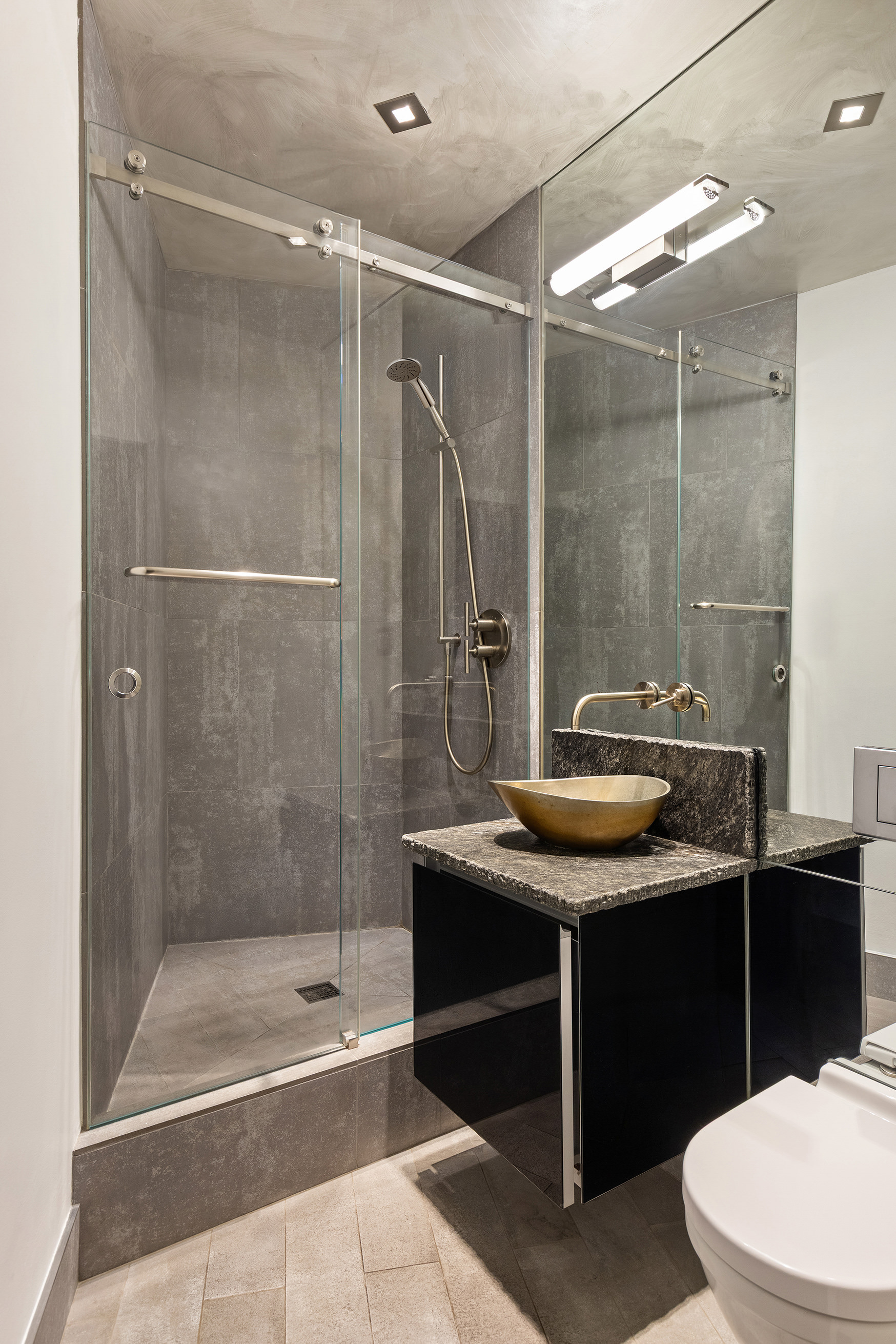 130 Barrow Street, Unit 213 Manhattan, NY 10014 - Photo 6 of 9 Gallery Image 6