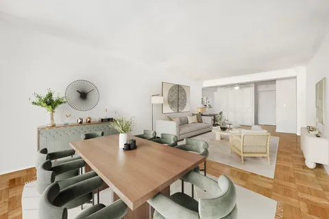 $1,680,000 | 40 East 9th Street, Unit PHG | Greenwich Village