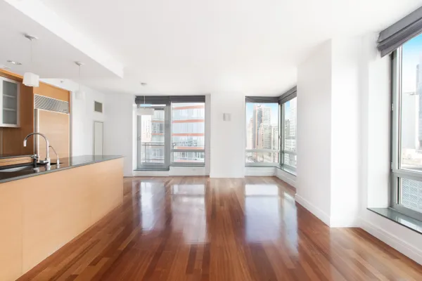 $8,900 | 30 West Street, Unit 15B | Battery Park City