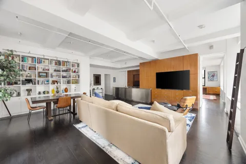 $2,250,000 | 249 West 29th Street, Unit 8N | Chelsea