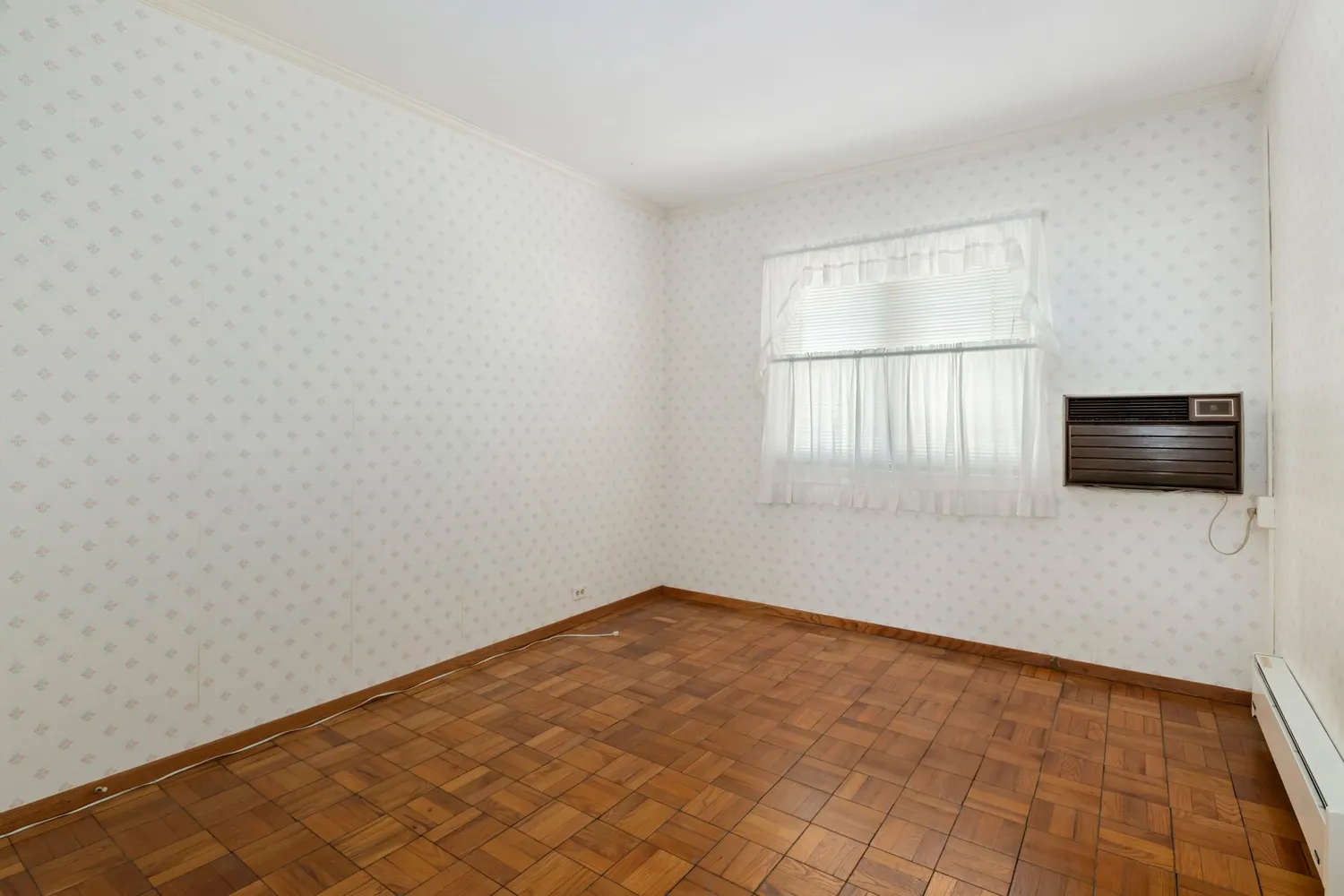 $375,000 | 1750 Preston Road, Alexandria, VA 22302