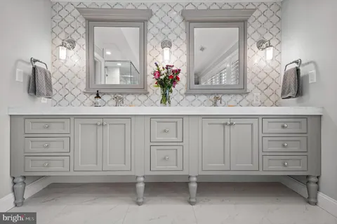 $2,375,000 | 10 Eastburn Drive, New Hope, PA 18938