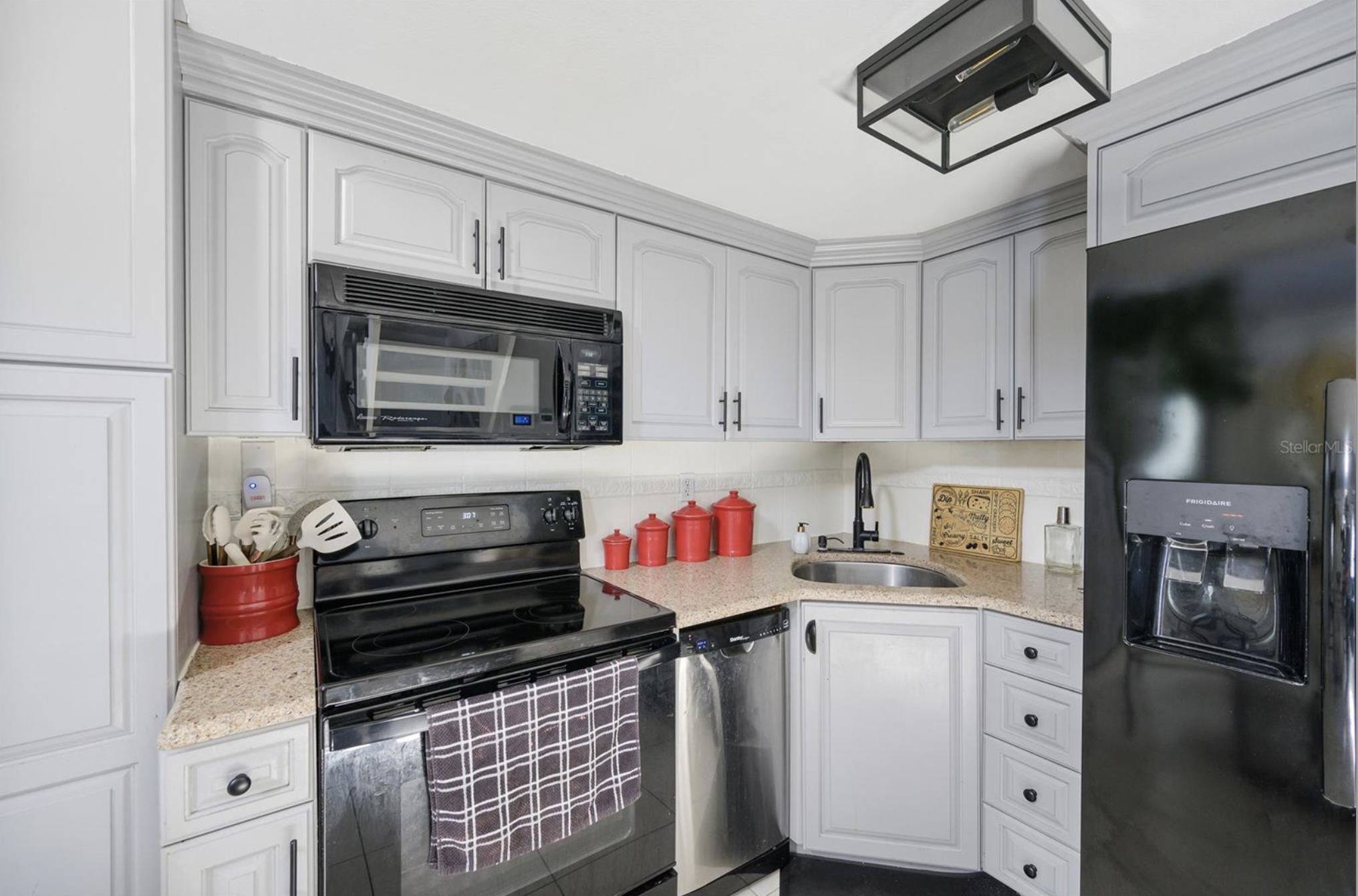 900 Riverside Drive Tarpon Springs, FL 34689 - Photo 6 of 29