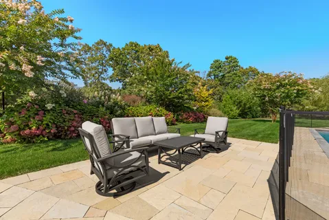 $3,199,000 | 89 Old Canoe Place Road, Hampton Bays, NY 11946