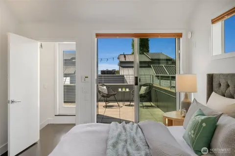 $1,150,000 | 307 14th Avenue East, Unit B, Seattle, WA 98112