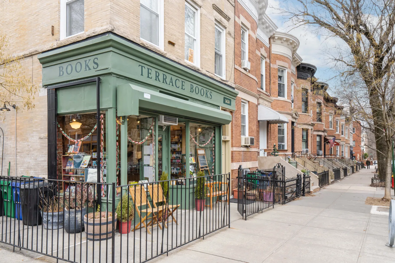a view of a building entrance