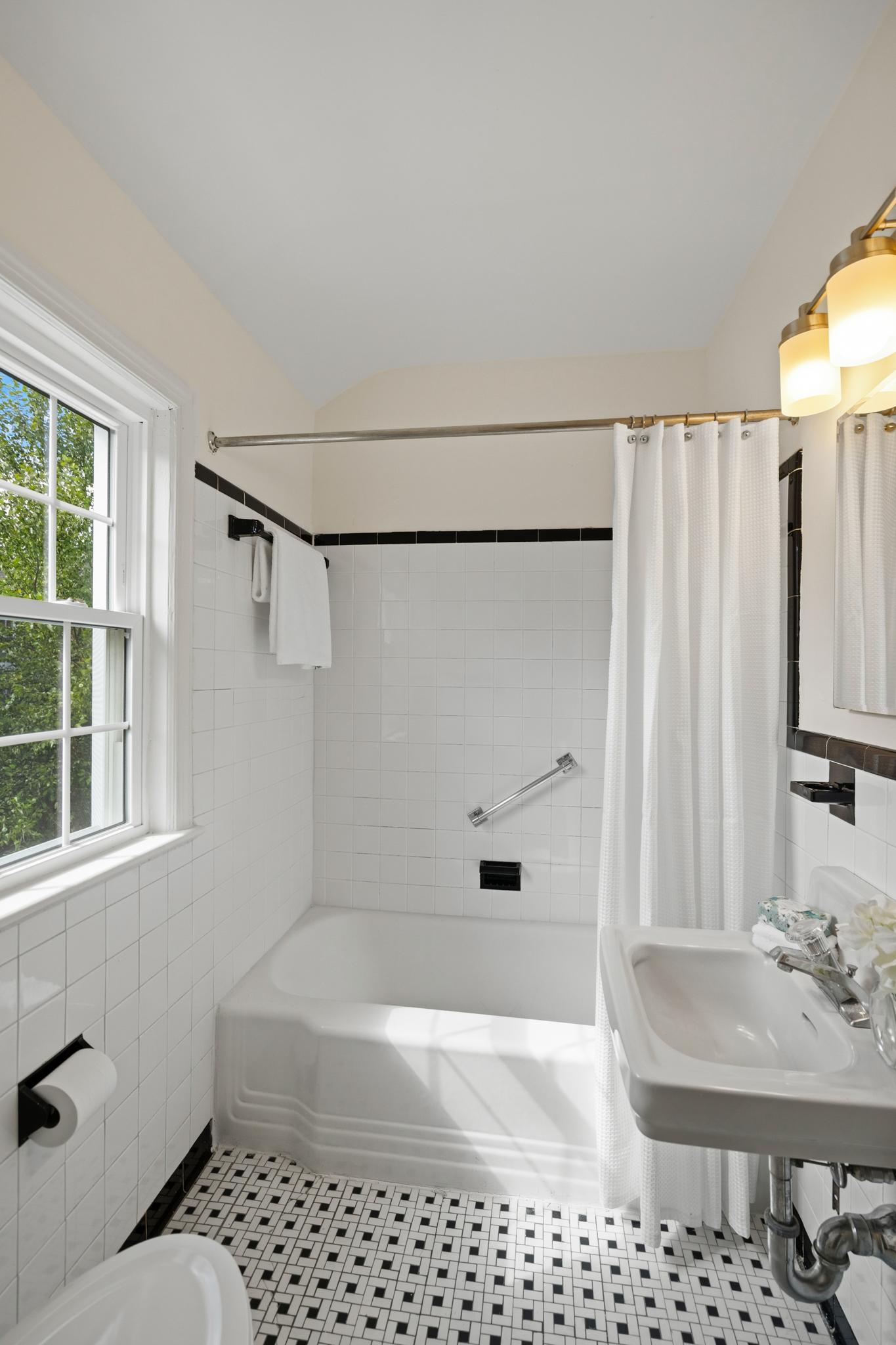 5811 Walton Road Bethesda, MD 20817 - Photo 35 of 54 Gallery Image 35