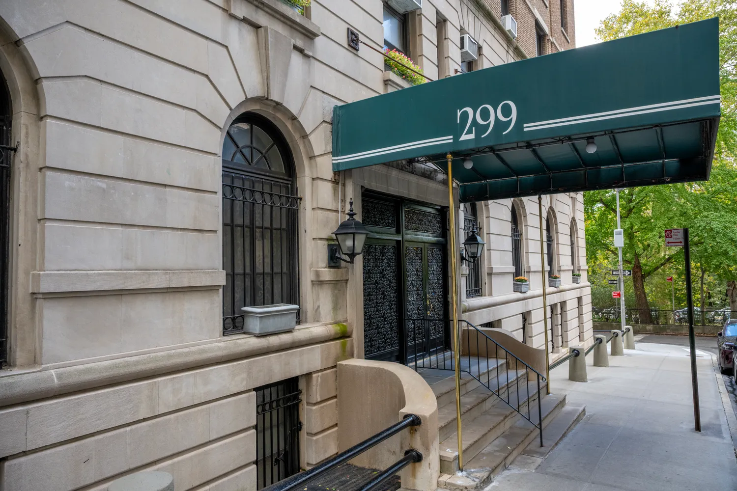 $2,150,000 | 299 Riverside Drive, Unit 4D | Upper West Side