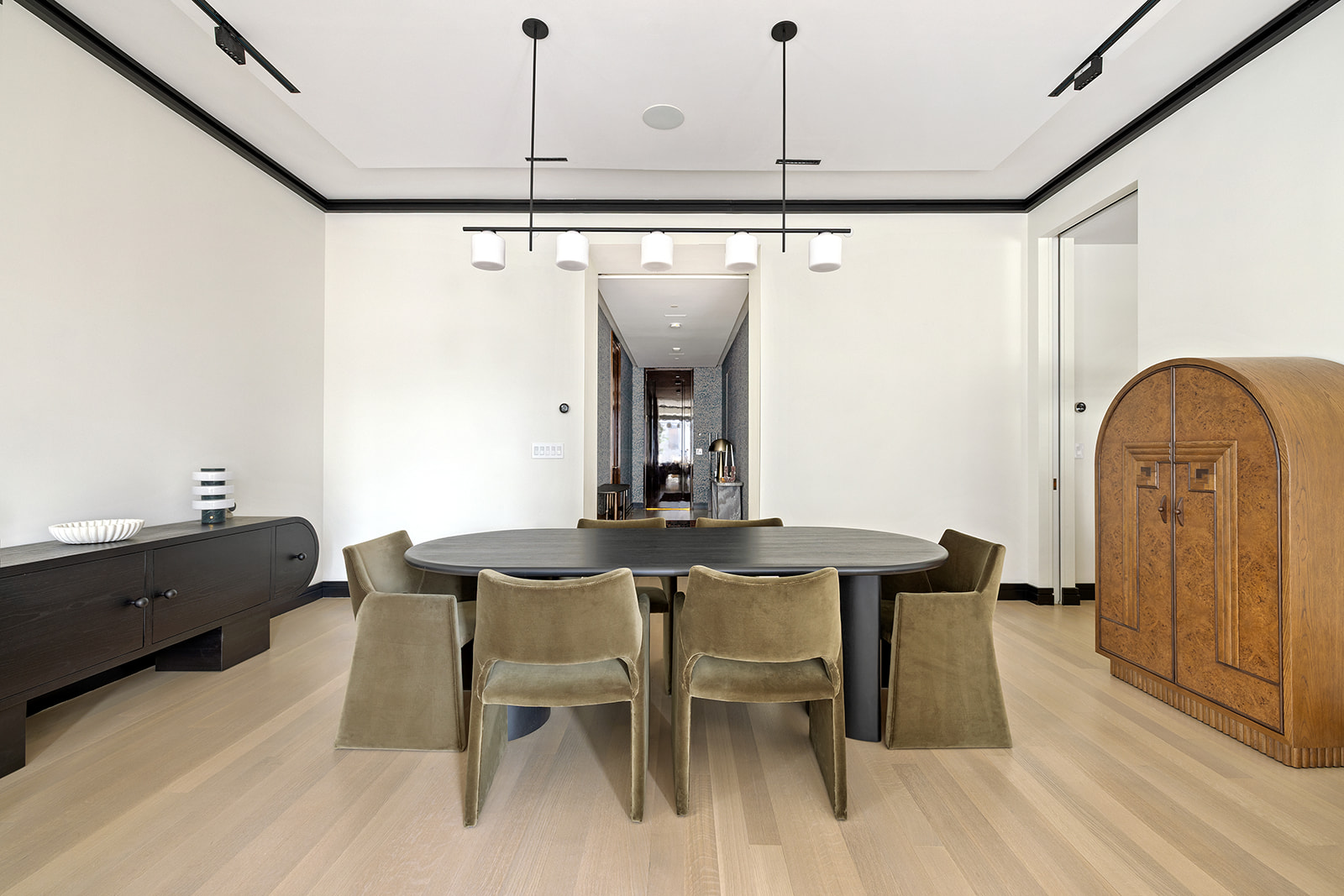 53 West 53rd Street, Unit 28D Manhattan, NY 10019 - Photo 2 of 22 a view of a dining room with furniture