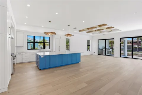 $2,999,000 | 2200 11th Street North, Naples, FL 34103