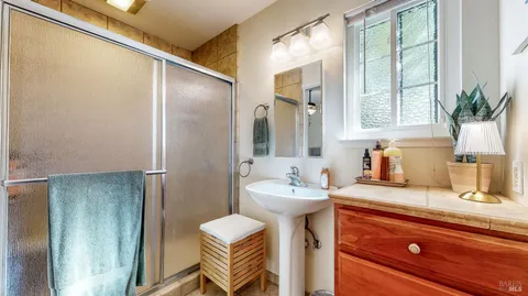 $695,000 | 1678 Creekview Court, Petaluma, CA 94954