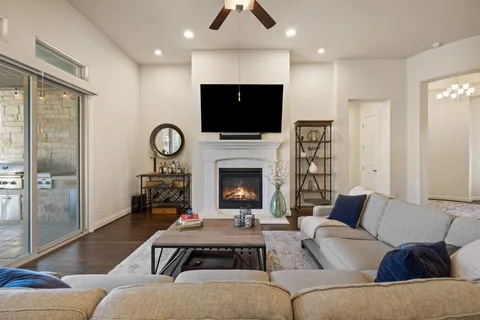 $1,250,000 | 207 San Siro Cove, Austin, TX 78738