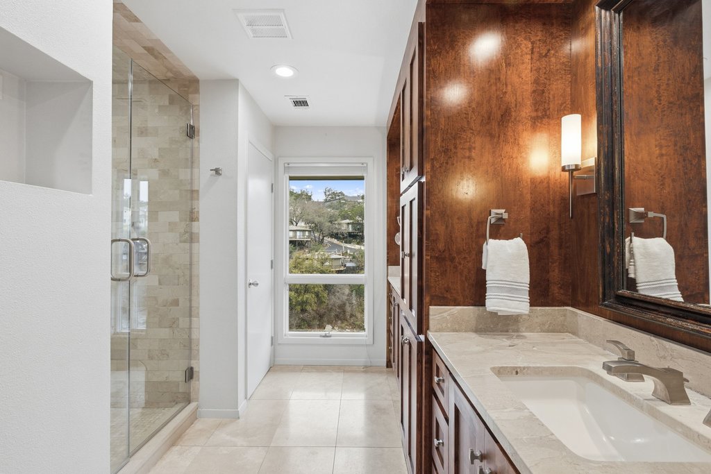 718 Bermuda Street Lakeway, TX 78734 - Photo 24 of 40