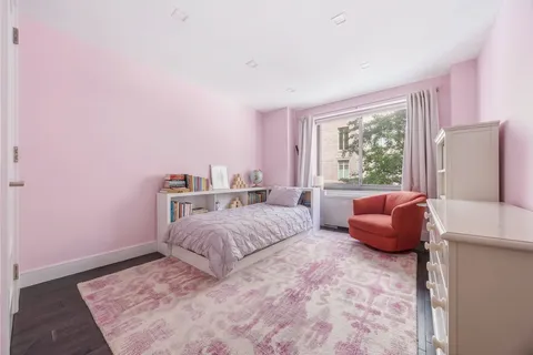 $2,700,000 | 10 East End Avenue, Unit 4JK | Upper East Side