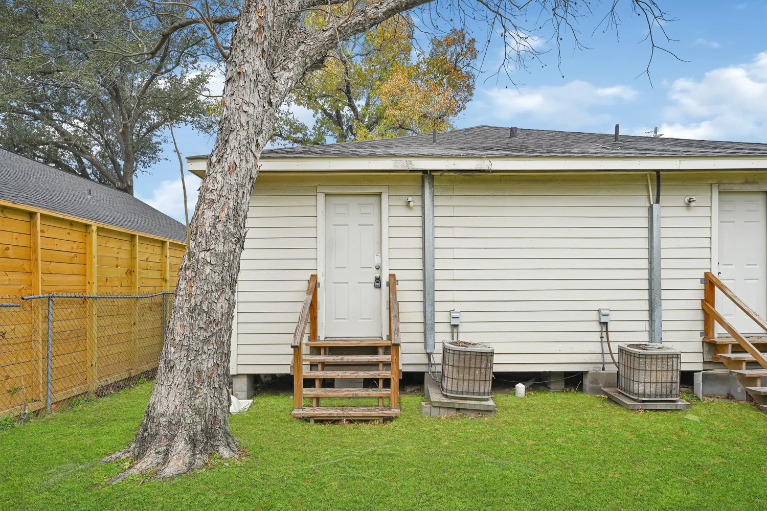 $1,000 | 969 Wakefield Drive, Unit B, Houston, TX 77018