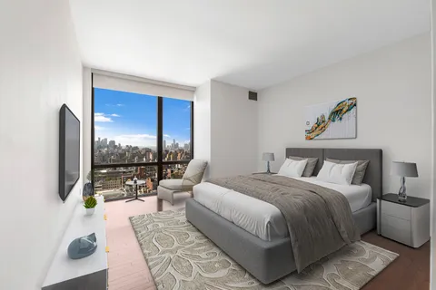 $2,900,000 | 101 West 24th Street, Unit 28B | Chelsea