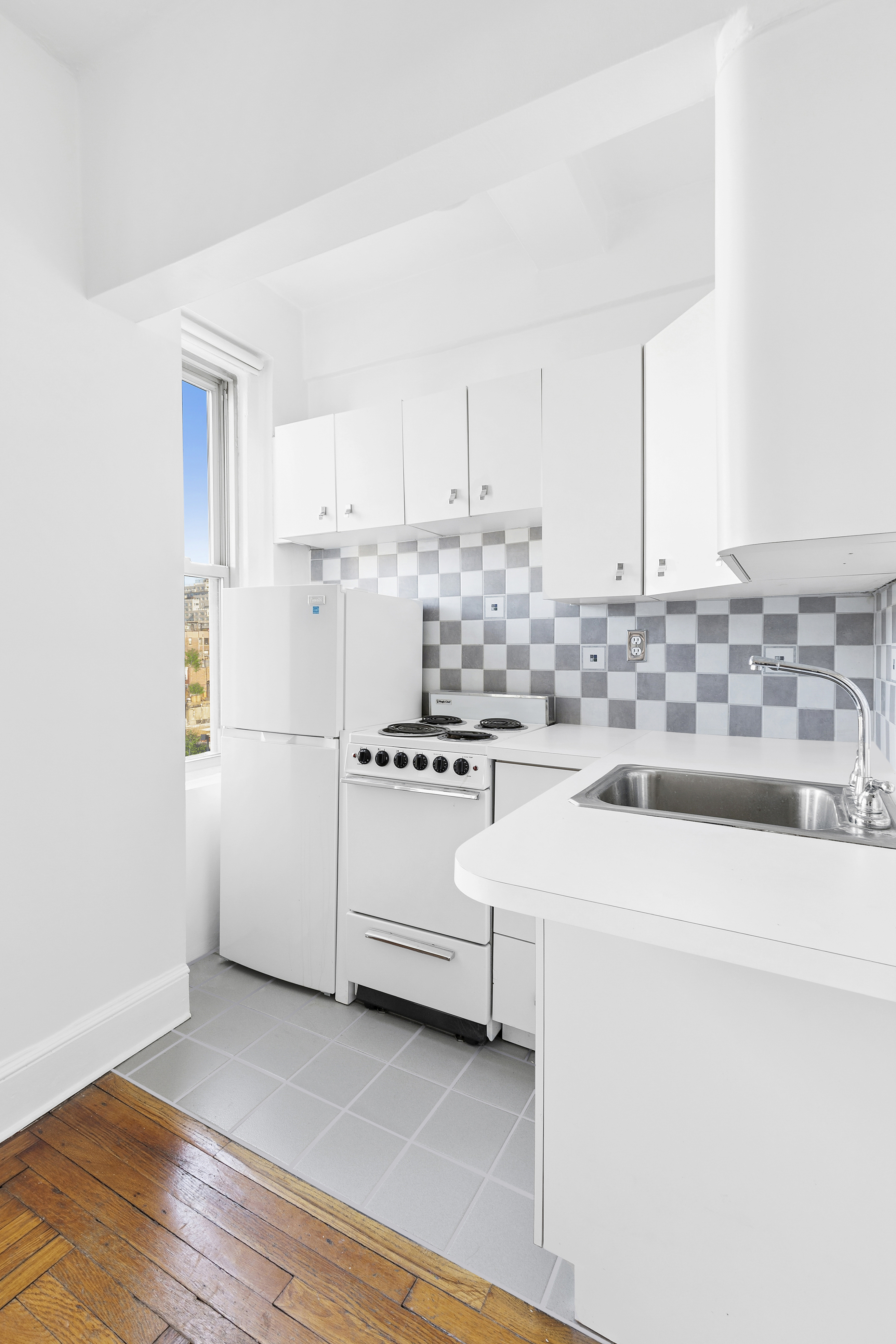 24 5th Avenue, Unit 831 Manhattan, NY 10011 - Photo 3 of 6