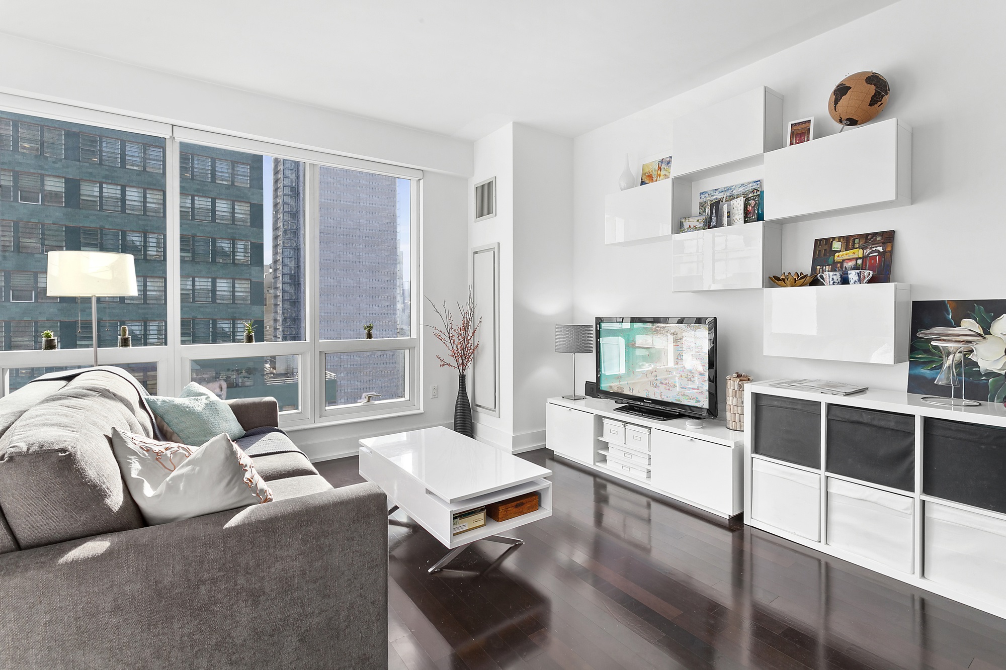 350 West 42nd Street, Unit 25J Manhattan, NY 10036 - Photo 1 of 13