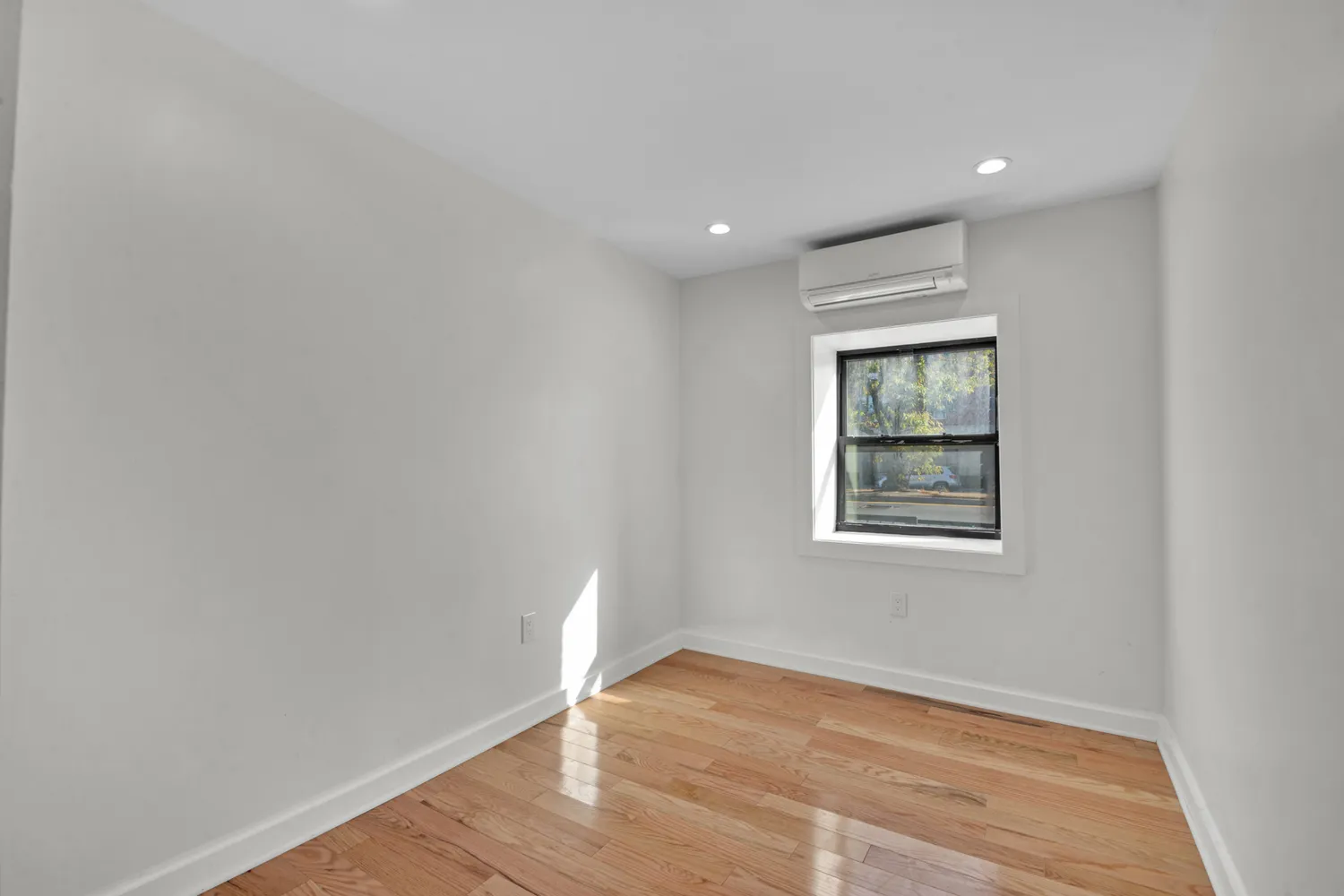 $3,795 | 31 Roosevelt Place, Unit 1A | Bedford-Stuyvesant