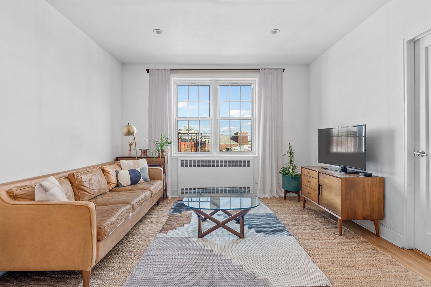 $1,250,000 | 1125 Lorimer Street, Unit 6E | Greenpoint