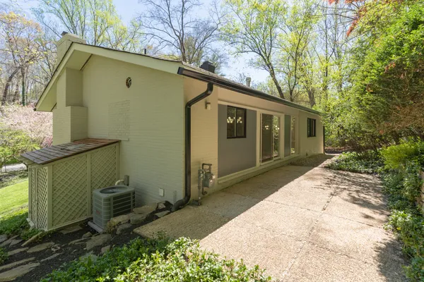 $1,550,000 | Hamilton Spring Court, Bethesda, MD 20817