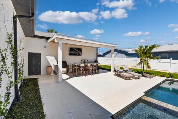 $1,475,000 | 4091 13th Way Northeast, St. Petersburg, FL 33703