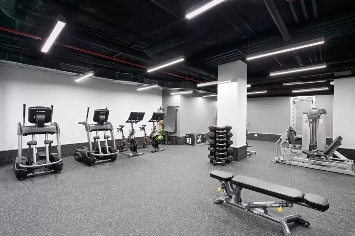 $2,995,000 | 250 East 49th Street, Unit 14CD | Midtown East