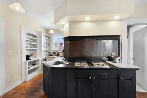 $650,000 | 25 Baptist Church Road, Hampton, NJ 08827