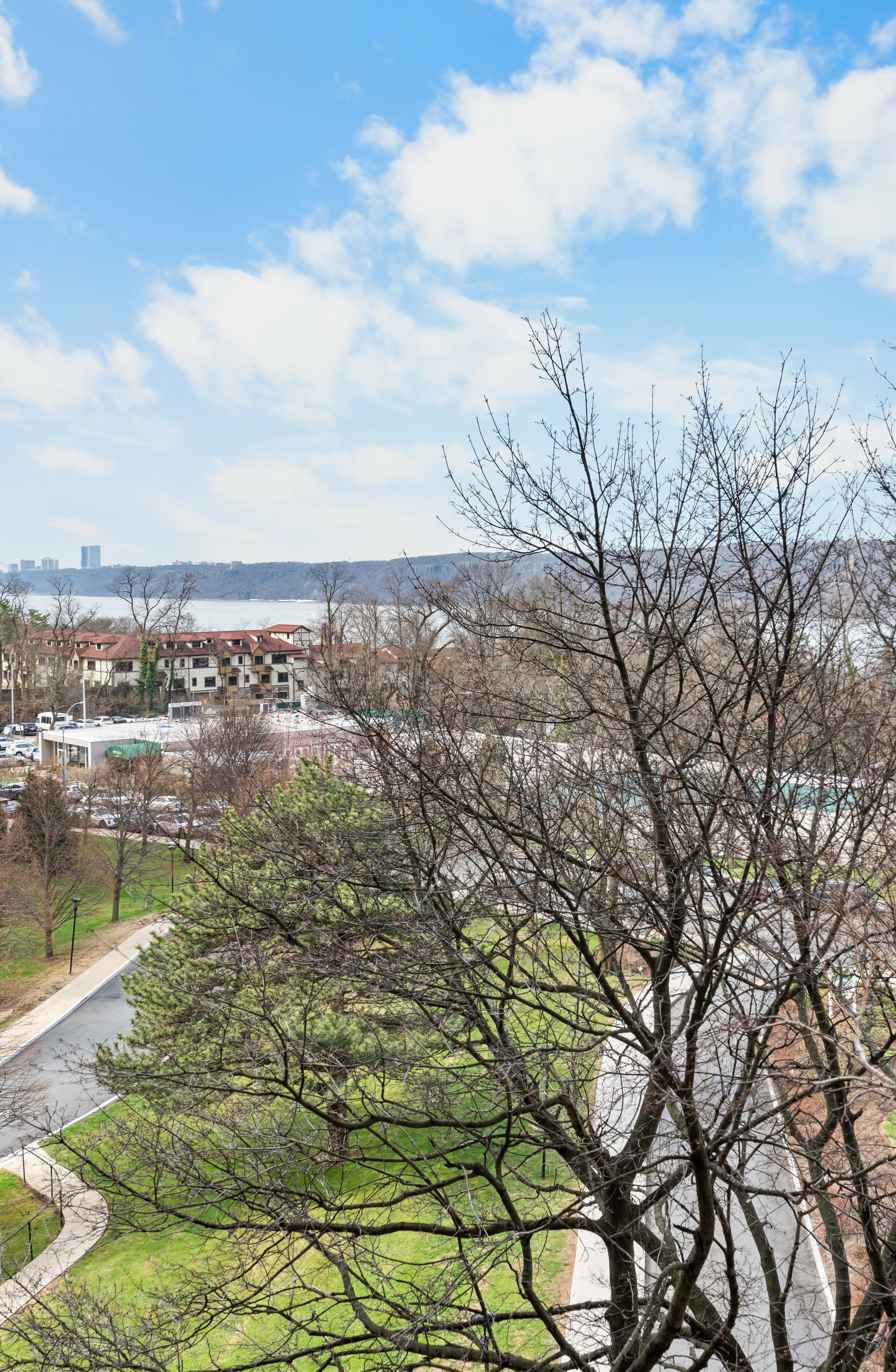 5800 Arlington Avenue, Unit 6L Bronx, NY 10471 - Photo 7 of 19 a view of lake