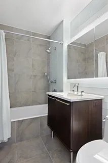 $785,000 | 464 West 44th Street, Unit 6J | Hell's Kitchen