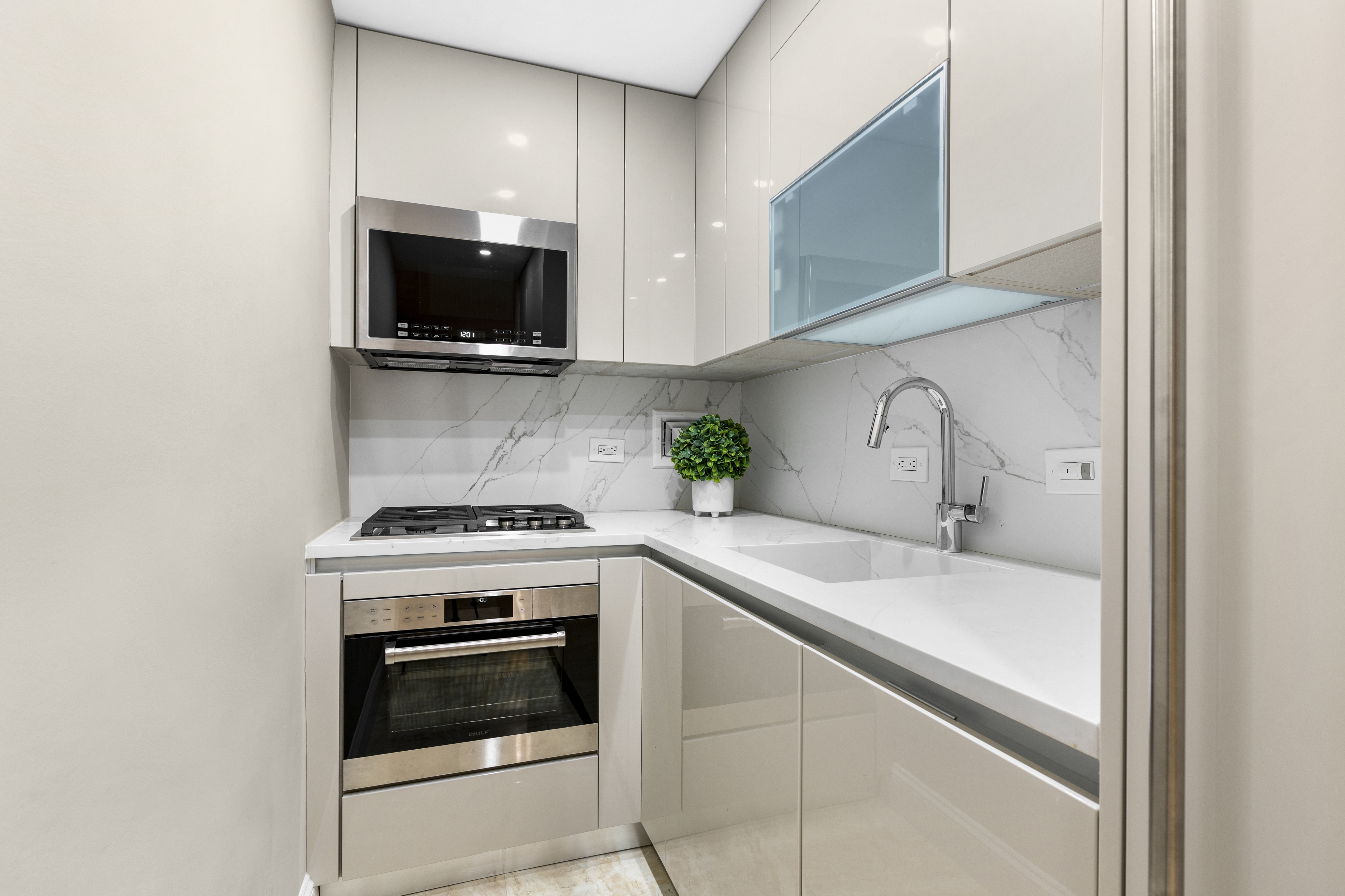 200 Central Park South, Unit 7K Manhattan, NY 10019 - Photo 11 of 15
