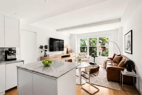 $1,295,000 | 235 West 102nd Street, Unit 3I | Upper West Side