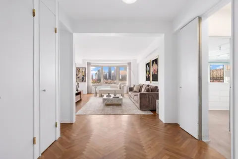 $1,495,000 | 25 Sutton Place South, Unit 11M | Sutton Place