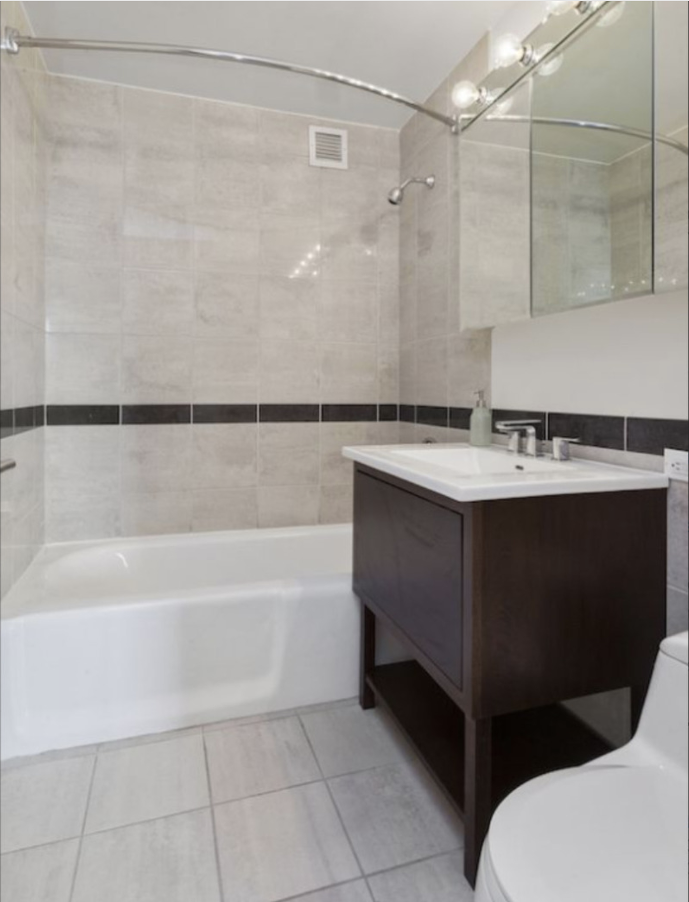 35 West 33rd Street, Unit 34D Manhattan, NY 10001 - Photo 3 of 16