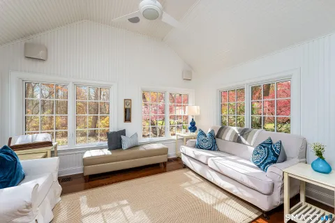 $2,295,000 | 3 Hickory Lane, Darien, CT 06820