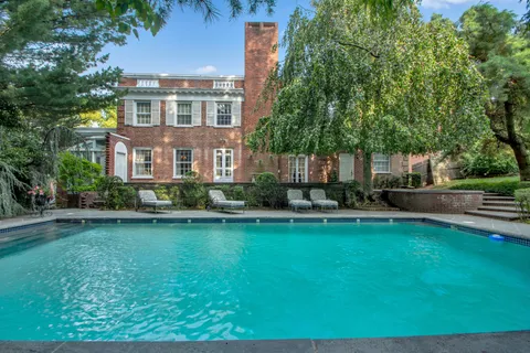 $2,500,000 | 142 Bertha Place | Grymes Hill