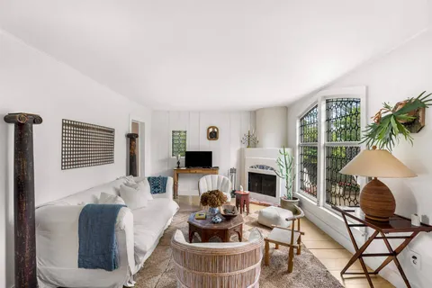 $2,500,000 | 16 Redwood Road, Sag Harbor, NY 11963
