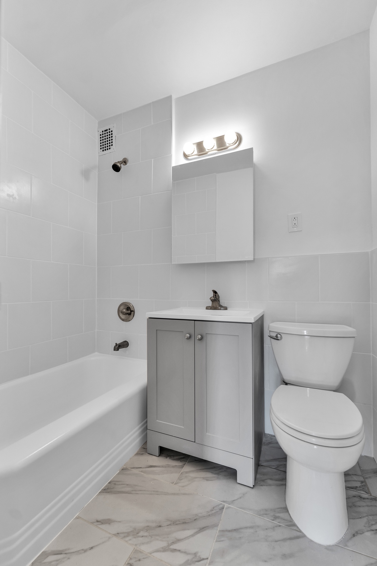 3750 Hudson Manor Terrace, Unit 5BE Bronx, NY 10463 - Photo 5 of 15