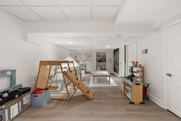 Contact Agent | 201 Wolf Lane, Ambler, PA 19002