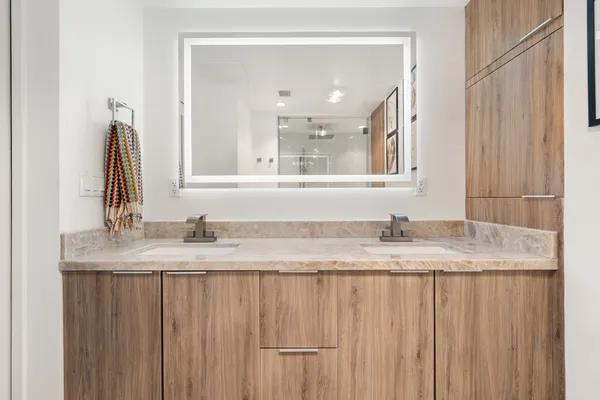 $1,295,000 | 2170 Century Park East, Unit 2107, Los Angeles, CA 90067