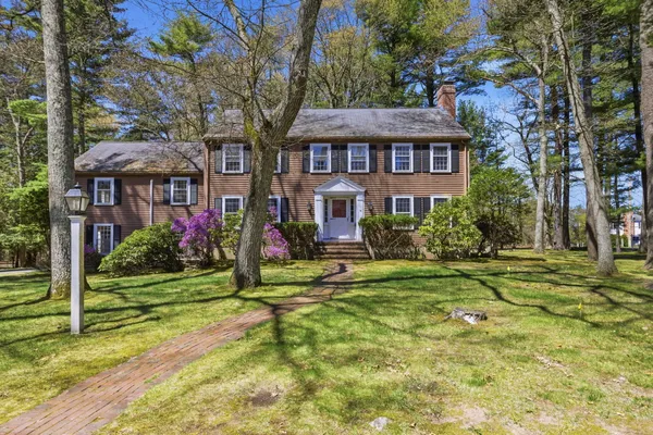 $1,499,999 | 10 Durham Drive, Lynnfield, MA 01940