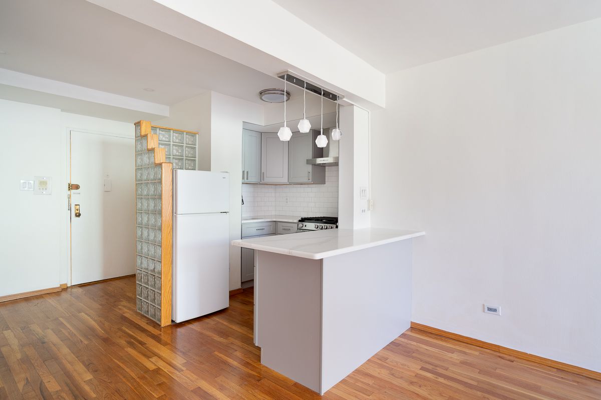 $435,000 | 408 West 34th Street, Unit 3J | Hudson Yards