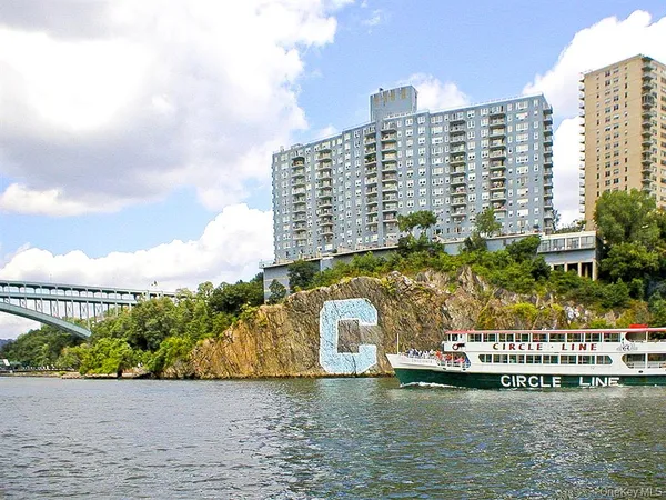 $229,000 | 2400 Johnson Avenue, Unit 3B | Spuyten Duyvil