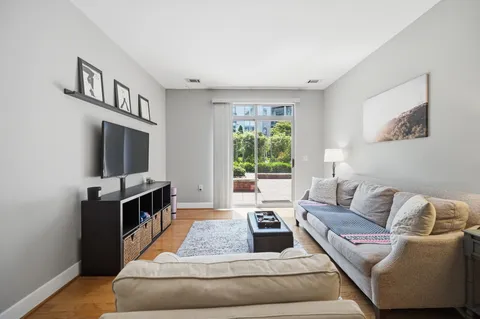 $470,000 | 1800 Wilson Boulevard, Unit 105, Arlington, VA 22201