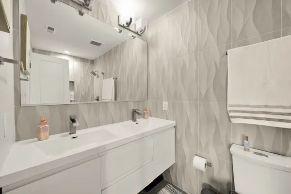 $635,000 | 14 T Street Northeast, Unit 1, Washington, DC 20002