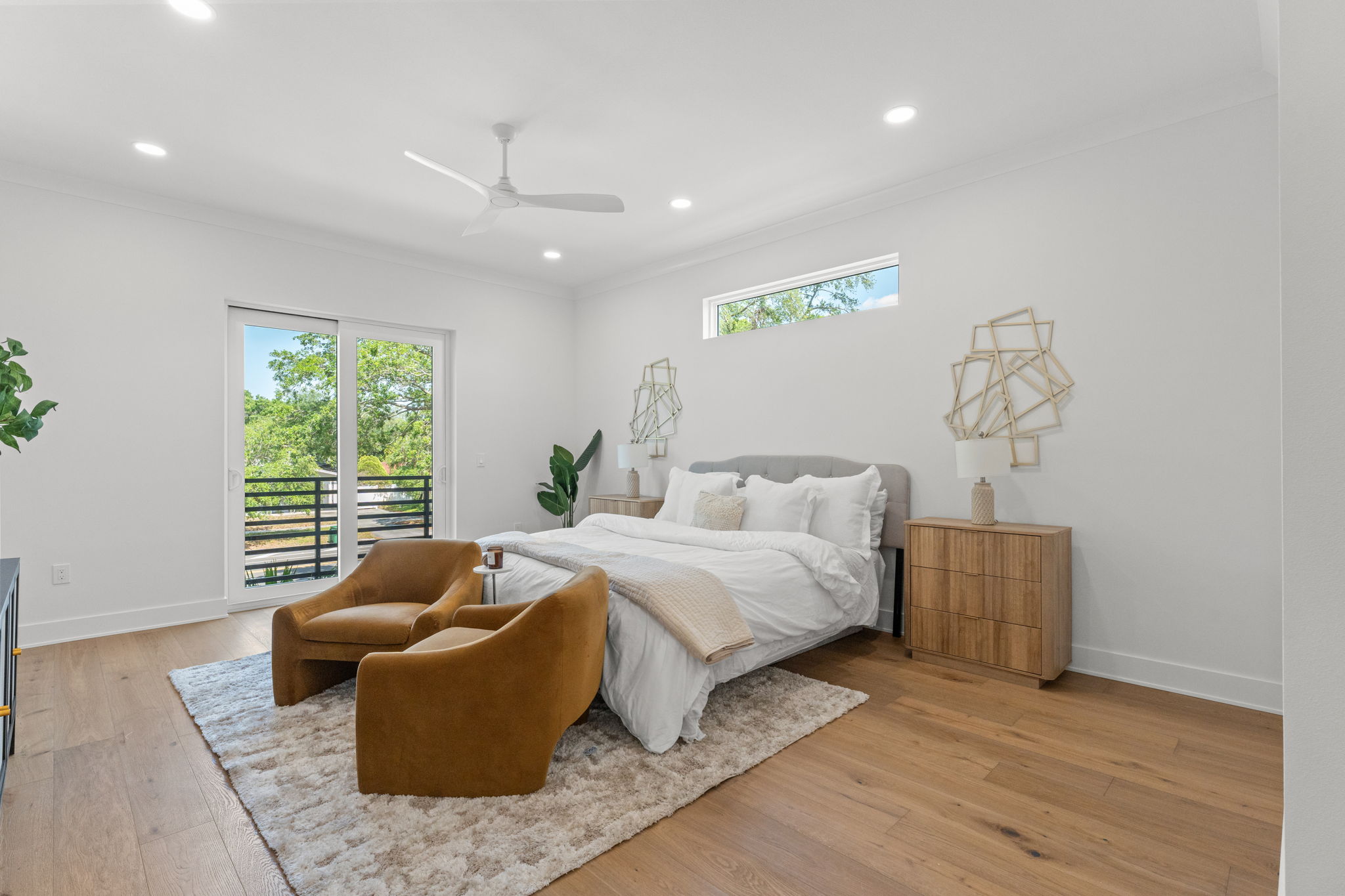 500 East Davis Boulevard Tampa, FL 33606 - Photo 12 of 36 a bedroom with furniture and windows