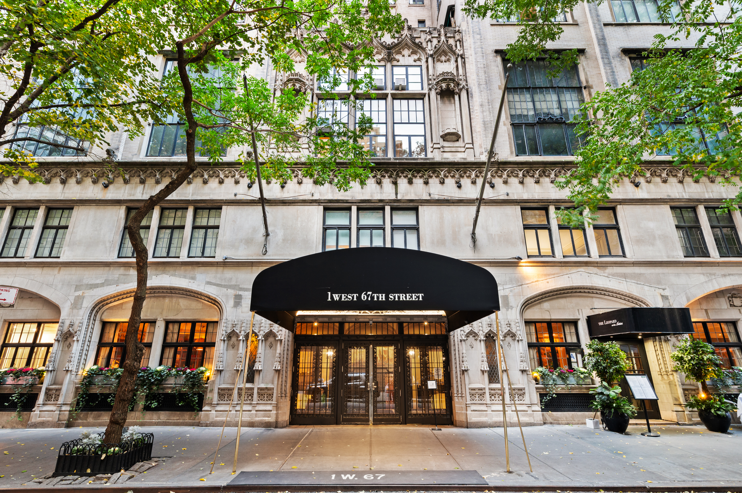 1 West 67th Street, Unit 616/6E Manhattan, NY 10023 - Photo 3 of 27