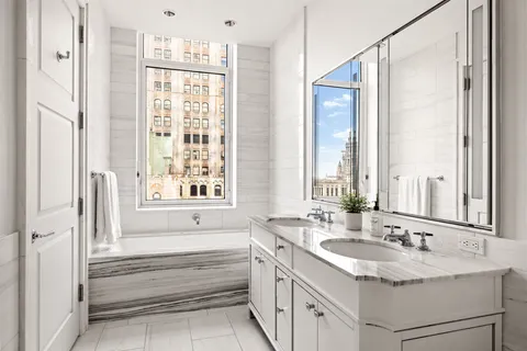 $3,995,000 | 30 Park Place, Unit 43B | TriBeCa