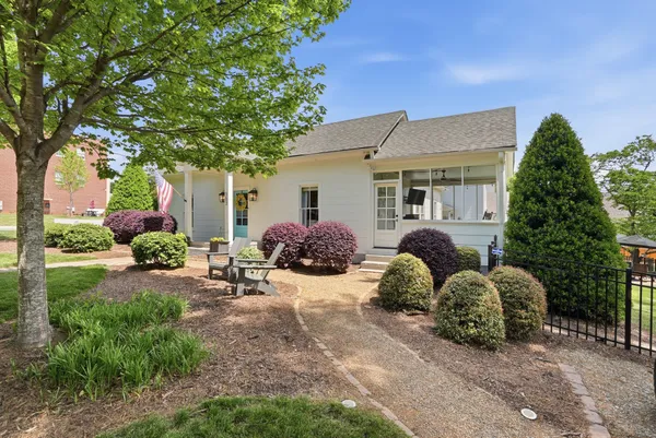 $779,000 | 303 South Street, Davidson, NC 28036